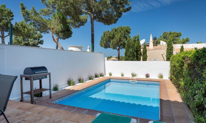 Vale do Garrao House | Wonderful private villa for 6 people with WIFI, private pool, A/C, TV, patio and parking