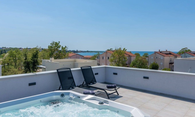 Dajla Villa | Wonderful private villa with A/C, private pool, WIFI, hot tub, TV, patio and panoramic view