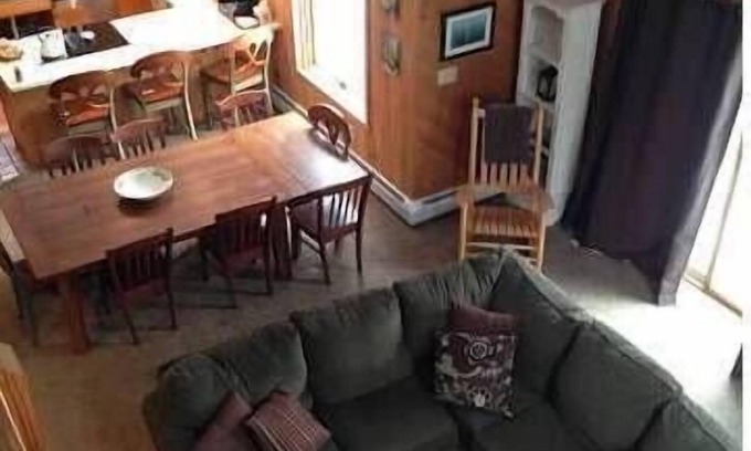 Stratton Mountain House | Wonderful Stratton Mtn Home - 3 miles to Base Lodge!