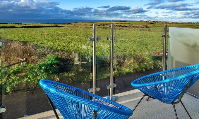 Treknow House | Wonderful villa for 2 people with WIFI and terrace