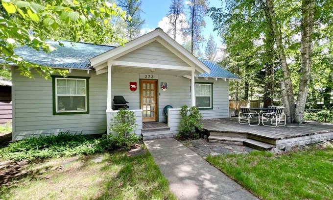 West Glacier Cabin | Wonderful West Glacier Basecamp Property