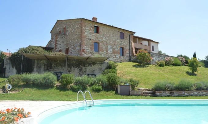Asciano Villa | Wonderfull Villa with view near Siena Florence Cortona Rome swimming pool