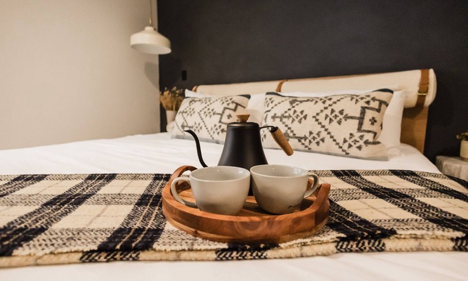 Columbia Falls Hotel | Wonderstone Hotel - Single King ADA Guest Room