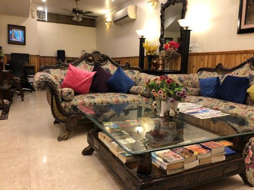 Karol Bagh Hotel | Wood Castle