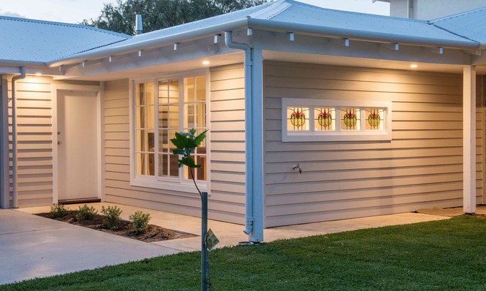 Quindalup House | WOOD fire 100m from beach DOG friendly NEW Modern Coastal Hamptons