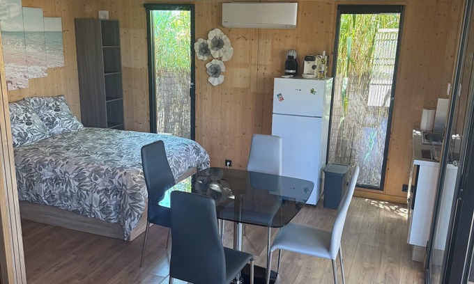 Chateauneuf-les-Martigues Ski Chalet | Wooden chalet rental