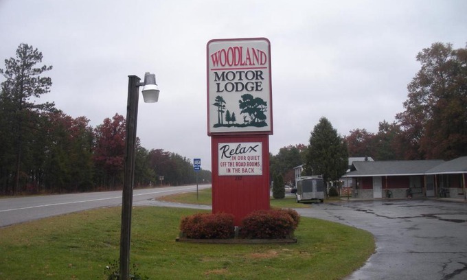 Grayling Hotel | Woodland Motor Lodge