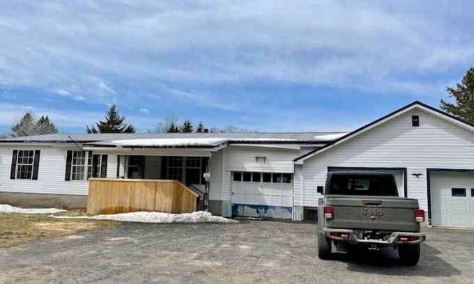 Lewis County House | Woof pack shack #1