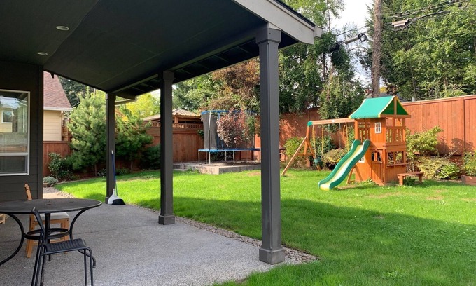 Cedar Hills House | Work or Play 5B retreat.Great Location near Nike, 15mins to downtown