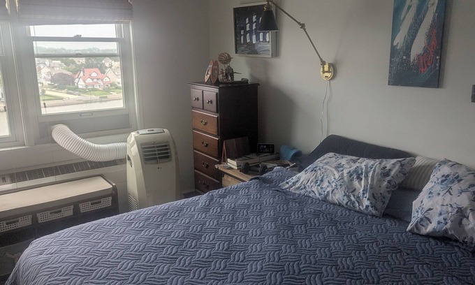 Interlaken Condo | World Cup Rental 2-bedroom condo with WiFi, AC in delightful Asbury Park