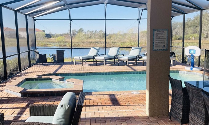 Loughman Villa | 🌴WOW🌴Disney area, amazing 6 bed lake view villa, private south facing pool/spa 😎