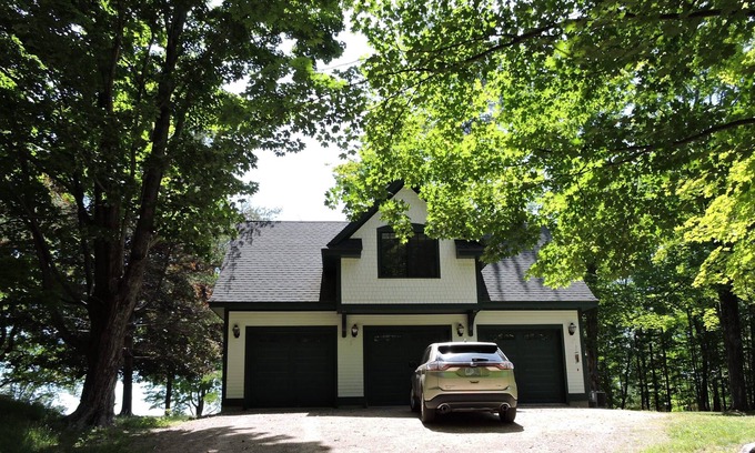 Moultonborough House | Writers or Artists Dream With Large Open Land And Lake Views