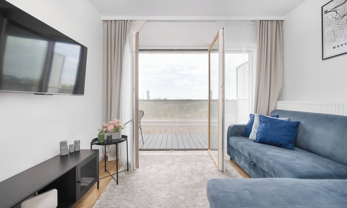 Krzyki Apartment | Wrocław Apartment for 4 by Renters