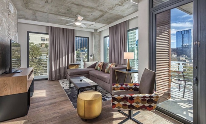 Civic District Resort | Wyndham Austin ~ 2B Presidential ~ Walk to 6th St. VIEWS! Rooftop Pool