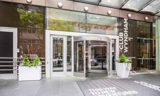 Midtown East Hotel | Wyndham Midtown 45 at New York City - Comfy Studio