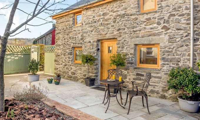 Llanycil House | Y Bwthyn Llew Coch Cottage