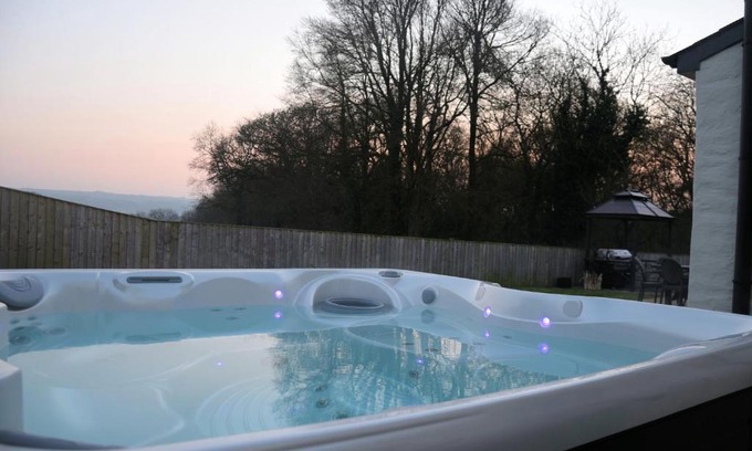 Cardigan House | Y Felin Cottage