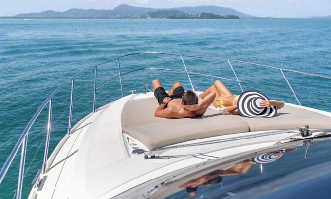Opera Boat Rental | Yacht CYOS