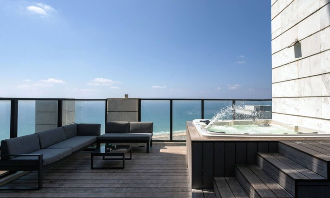 Bat Yam Apartment | YalaRent sea breeze penthouse