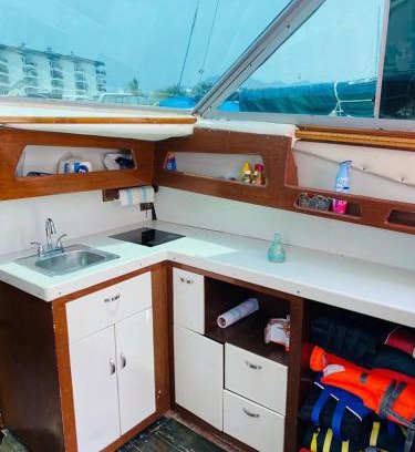 Marina Vallarta Boat Rental | Yate aymar