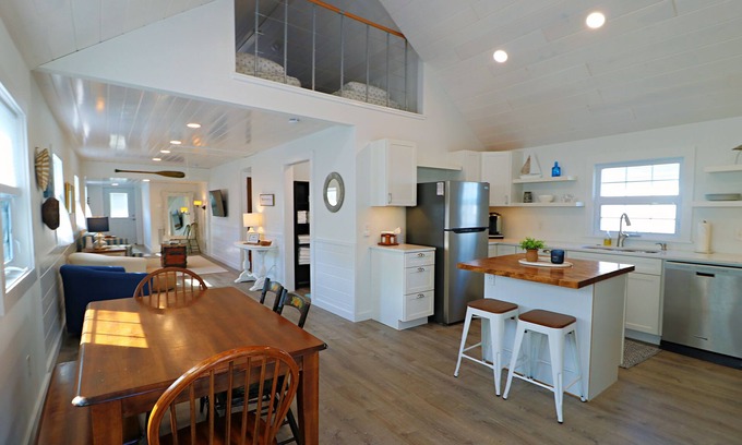 Ashville House | Year-Round Lakeside Bliss: Sandpiper Cottage on Chautauqua Lake