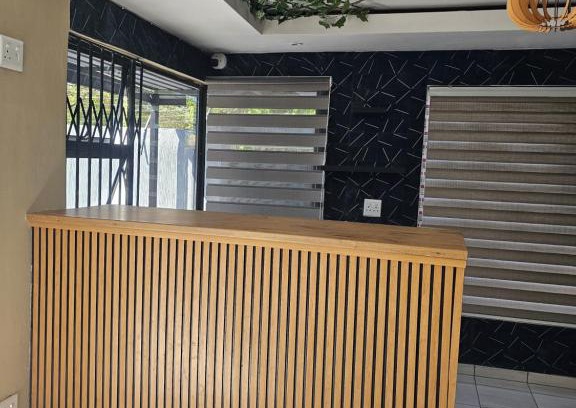 Emfuleni Bed & Breakfast | YELLO GUEST HOUSE CE2