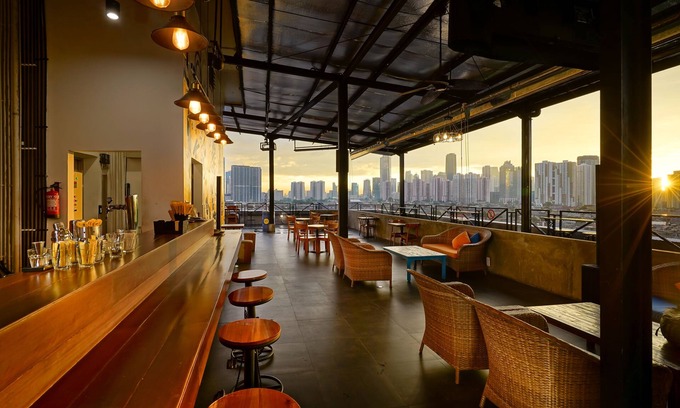 Pasar Manggis Hotel | YELLO Hotel Manggarai Jakarta