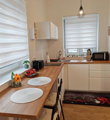 Ljubljana Apartment | YELLOW APARTMENT WITH FREE PARKING