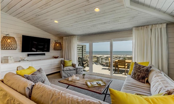 Fernandina Beach House | Yellow Oceanfront Condo
