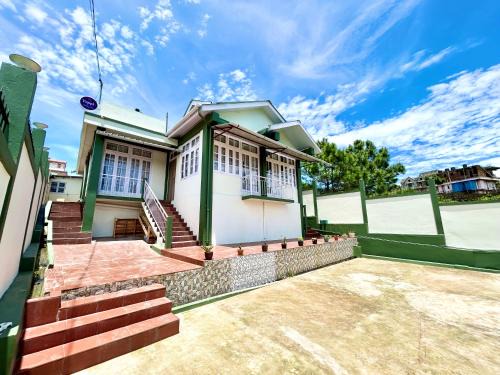 Shillong Villa | Yepplo Holiday Home - Complimentary Breakfast - 24 hrs Caretaker & Power Backup
