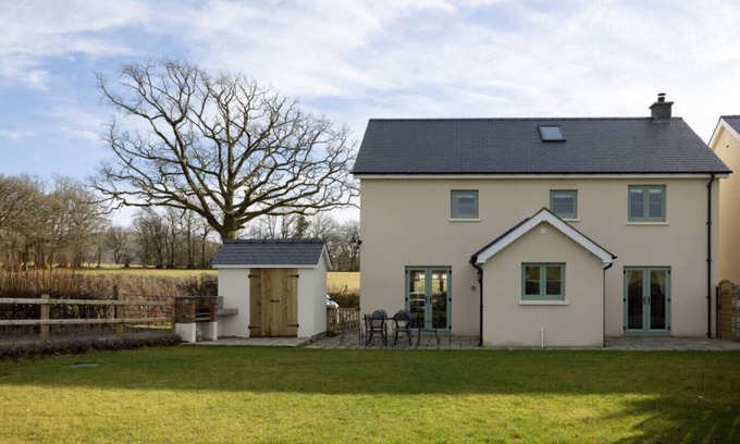 Llandovery Cottage | Ynyswen Cottages · Brecon Beacons cottages sleeps 12 people