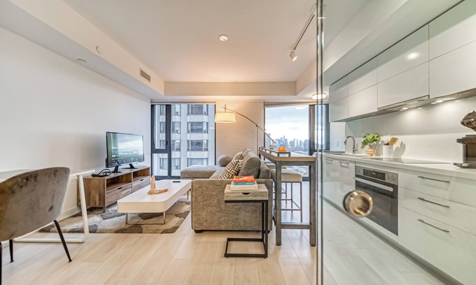 Bloor-Yorkville Hotel | Yorkville Express Stays