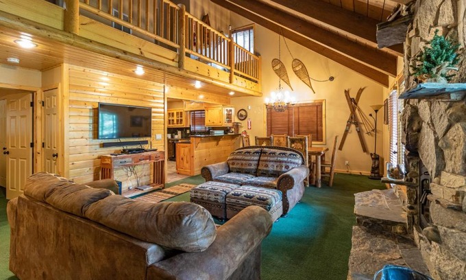 Fish Camp House | Yosemite Silvertip Lodge