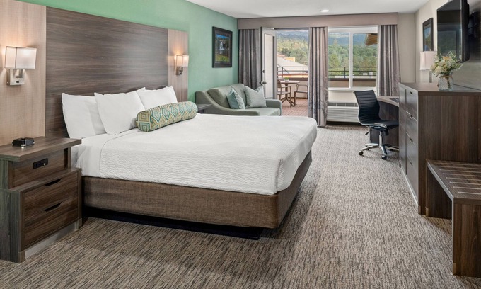 Oakhurst Hotel | Yosemite Southgate Hotel & Suites