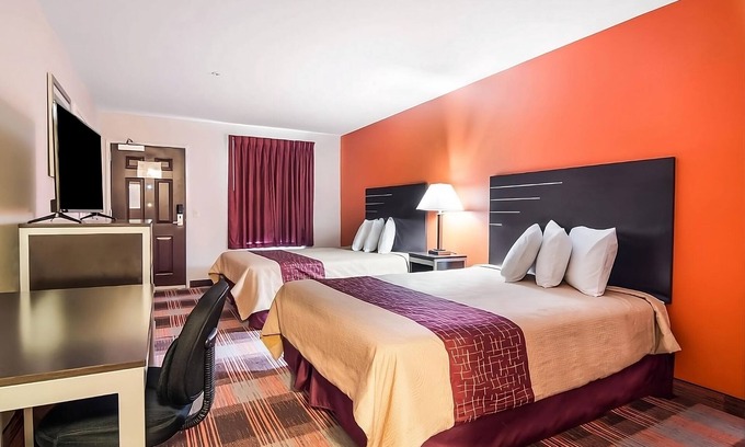 Mableton Hotel | You Found it! 2 Convenient Units, Free Parking, Minutes to Taylor-Brawner Park