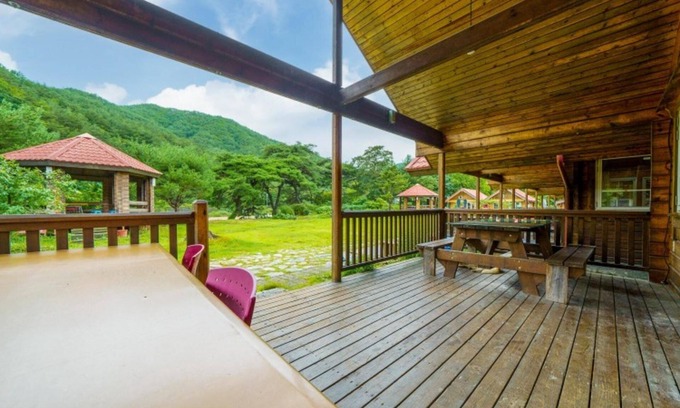 Suju House | Youngwol Your Castle Bed and Breakfast