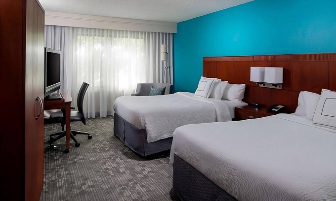 Boca Raton Hotel | Your Home Away From Home! 3 Modern Units, Short Drive to Highland Beach, Pool!