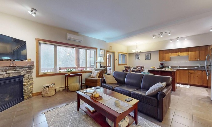 East Kootenay Condo | Your Home Base for Adventure-Ski-Bike-Relax-Soak - Private Hot Tub