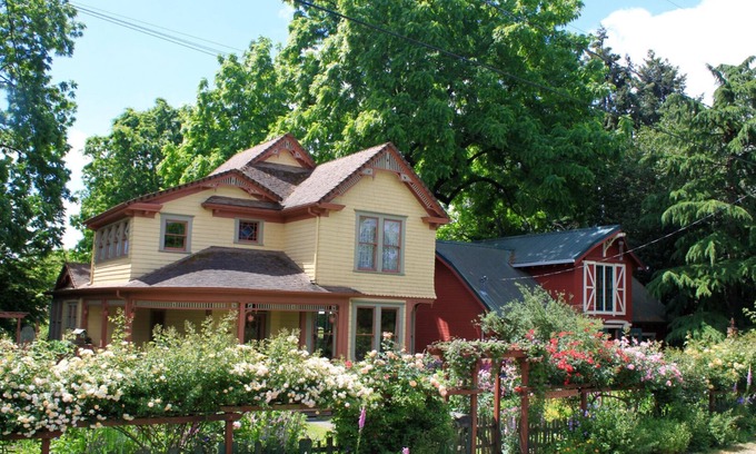 Woodstock Other | Your Safe Haven in the Heart of Metropolitan Portland