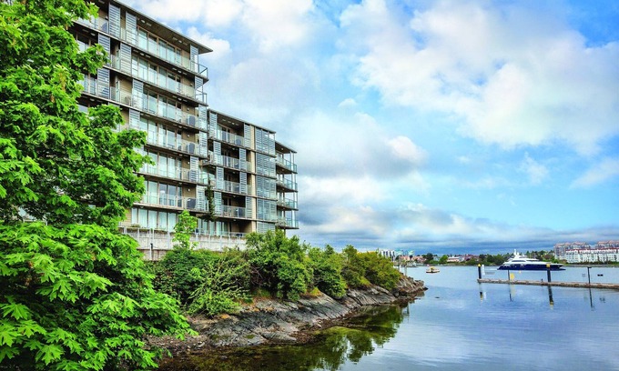 Inner Harbour Resort | You’re cozy as you look out over the moonlit bay !