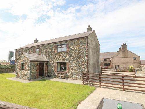 Dinas House | Yr Hen Stabl