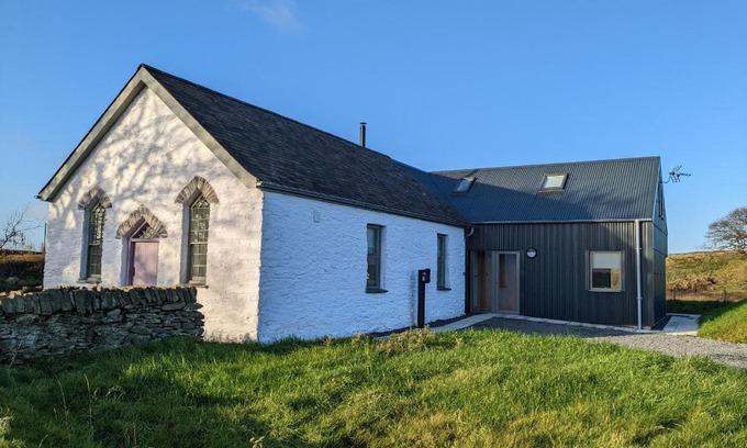 Llanon House | Ysgoldy Brynwyre