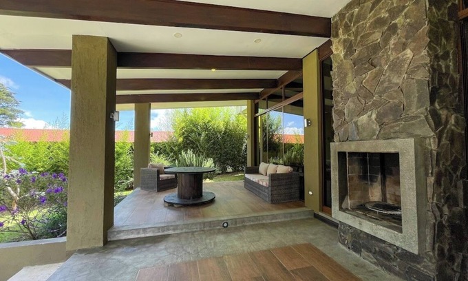 Alfaro Ruiz House | Zarcero Zen Mountain Lodge - Spacious modernized countryside home, FAST wifi