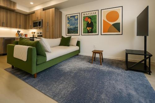 West Oakland House | Zen Den at Ciph Lab, Eco-Tech, Private Room, Direct BART Access to SF