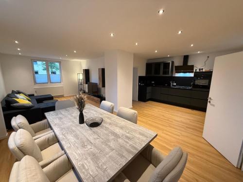 Haan Apartment | Zentral gelegen in Haan - 4 Schlafzimmer- Bis zu 7 Personen