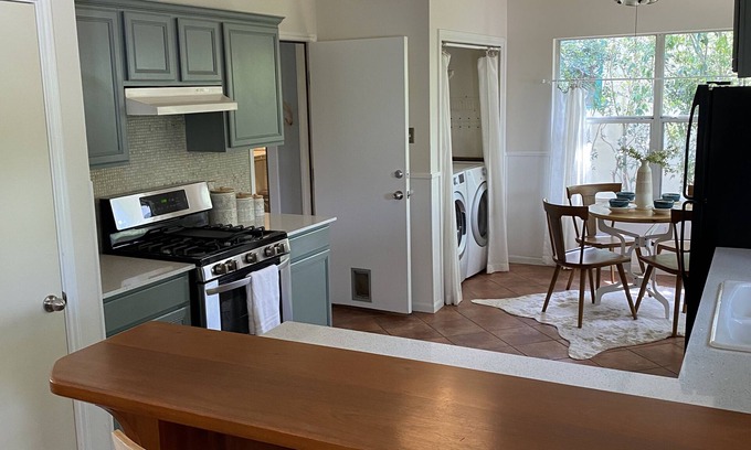 Barton Heights House | Zilker neighborhood gem steps to Alamo Drafthouse & easy walk to Barton Springs!