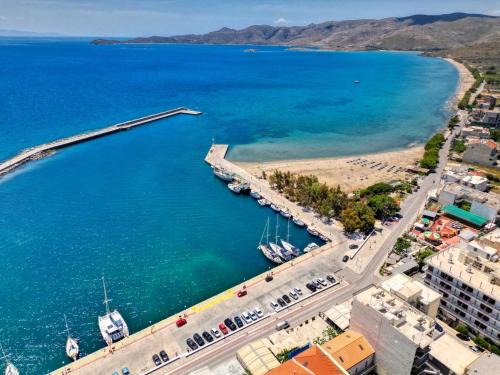 Karystos Apartment | Zoe's Villa - Modern Karystos Apartments By The Port & Beach