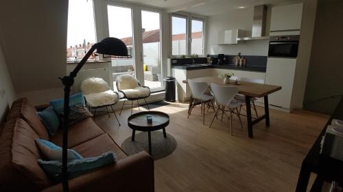 Westkapelle Apartment | ZON ZEE STRAND Bed by the Sea