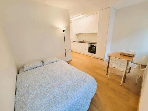 Gewerbeschule Apartment | Zurich City Center Apartments next to Zurich HB Main Train Station LA - Self Checkin