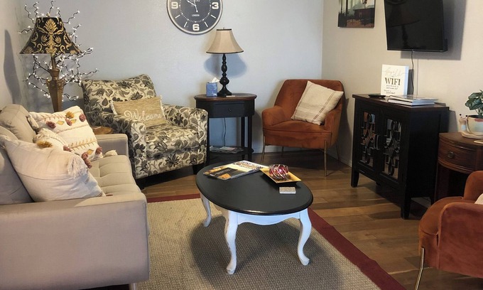 Medford House | ZZ ZANY ZOO II - Townhome, with Carport & Garage